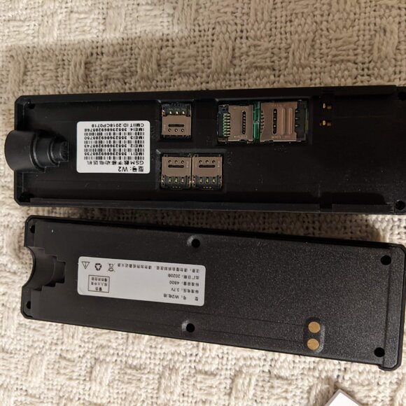 Retro Cell Phone - Picture 3 of 3